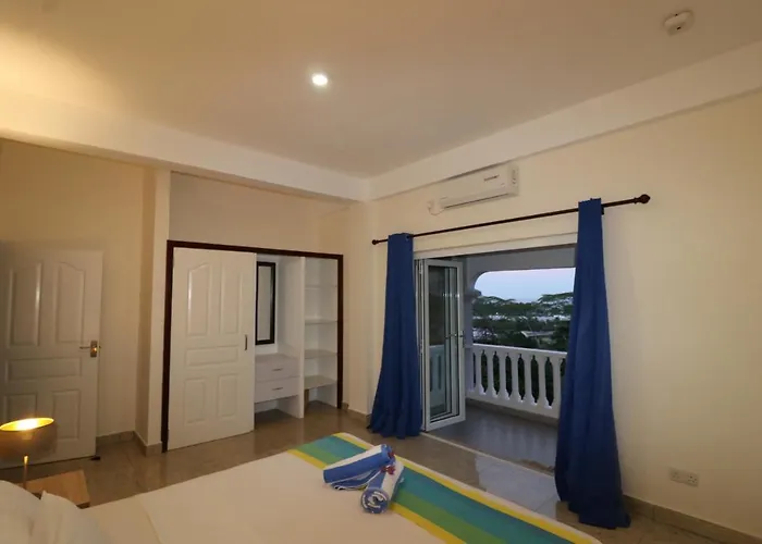 Le Ronce Hotel apartamentowy Anse Royale