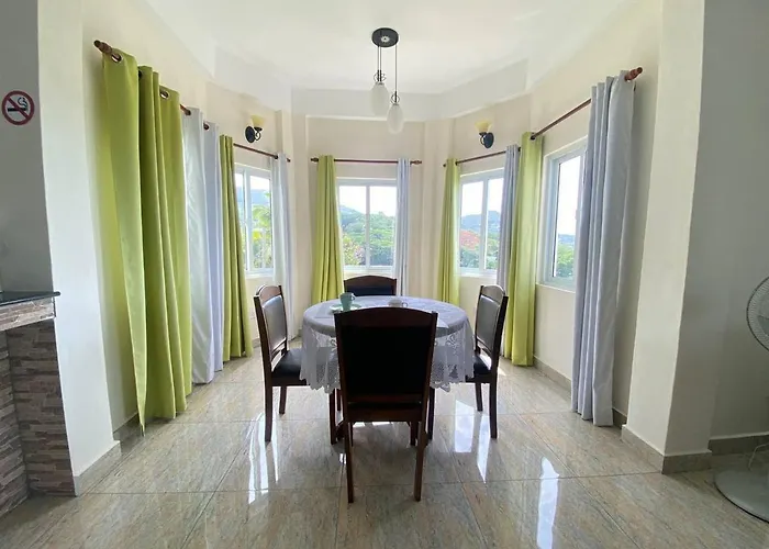 Le Ronce Hotel apartamentowy Anse Royale